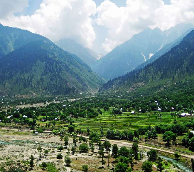 Jammu Family Trip Guide (2026): Vaishno Devi, Places to Visit, Budget, Food & Safety